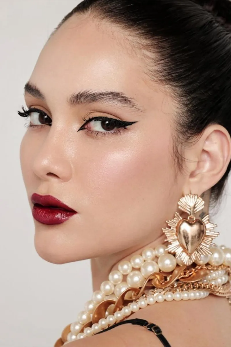 Violeta price £850 per hour