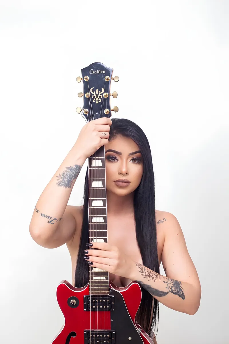 exclusive female Milla exclusive in London Price £350 per hour - write to her