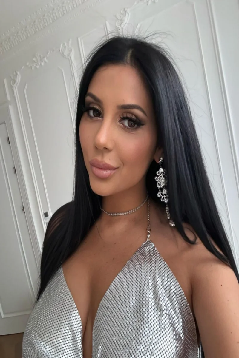 attractive escort girl Sevda attractive in London Price £450 per hour incall
