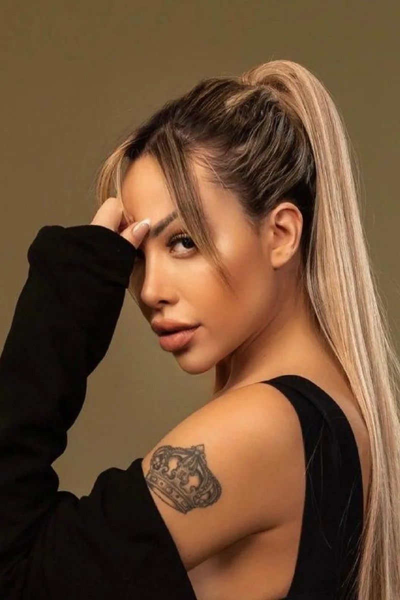 unforgettable woman Paolla unforgettable in London Price £350 per hour 