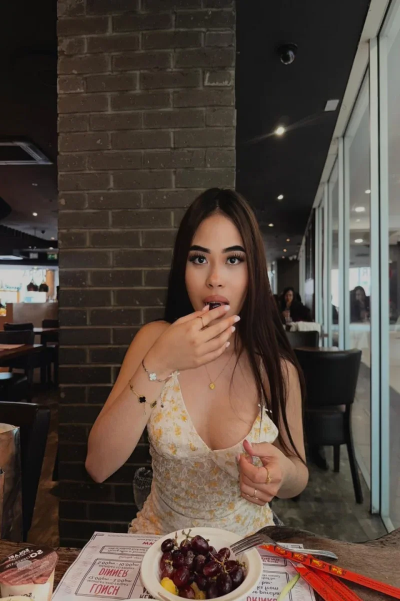 dominant diva Dasny dominant in London Price £400 per hour - write to her