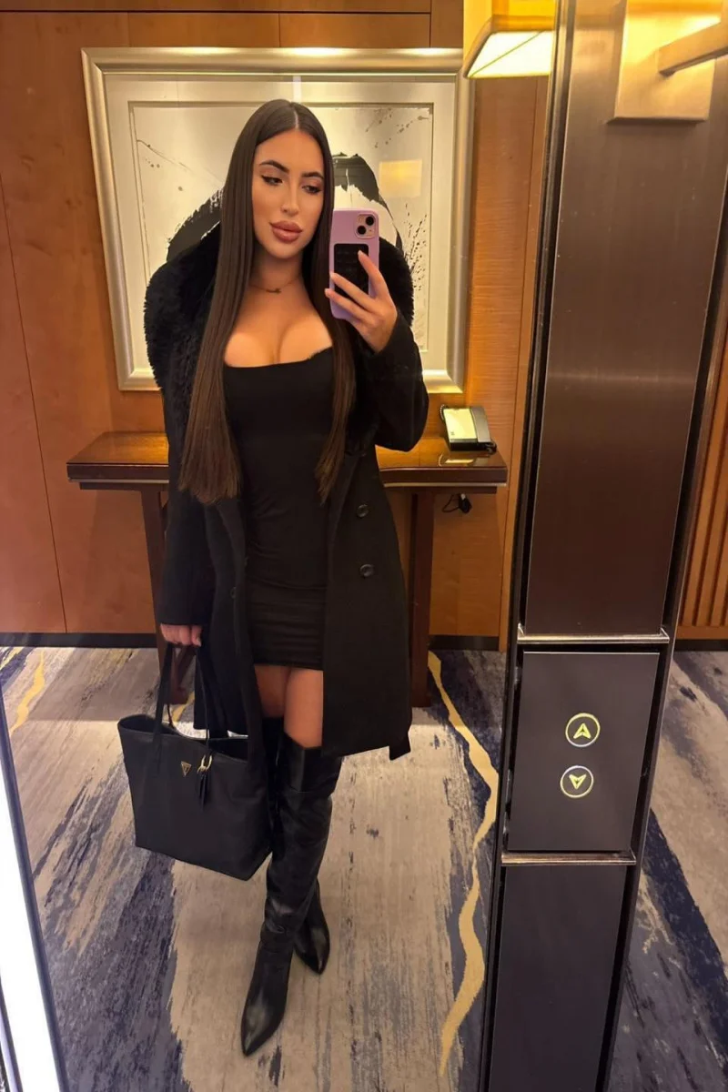 Alessandra price £450 per hour